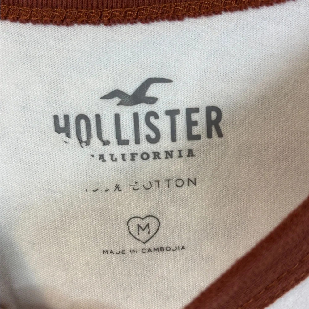 Hollister Cream Top with Tan Details - Picture 3 of 3